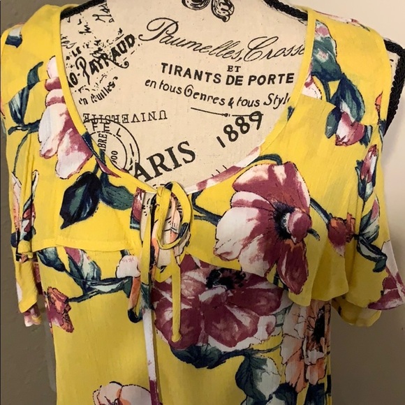 NWOT Juniors Top - Picture 3 of 7